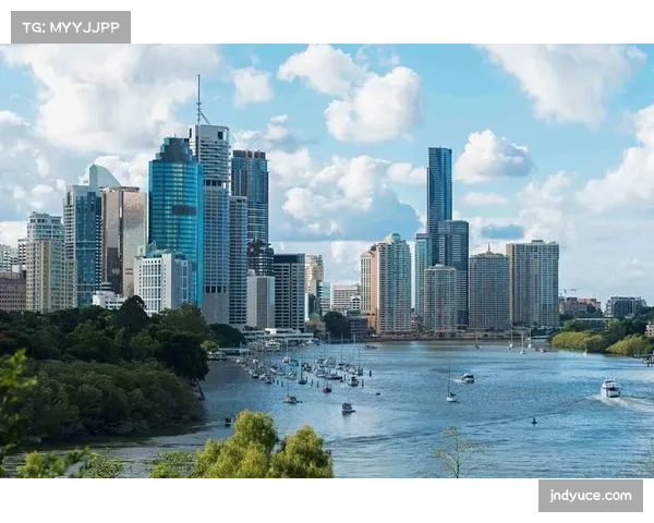 VAR介入频率随赛事强度上升，判罚一致性成争议焦点