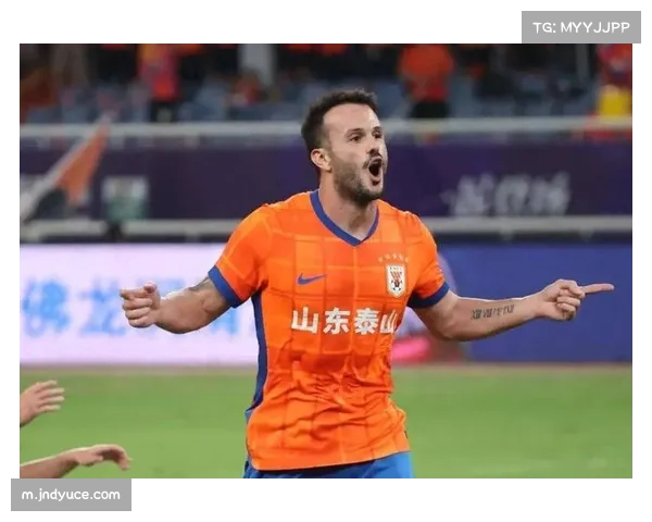 山东泰山三中卫体系经受考验，阿尔瓦罗首发搭档高准翼